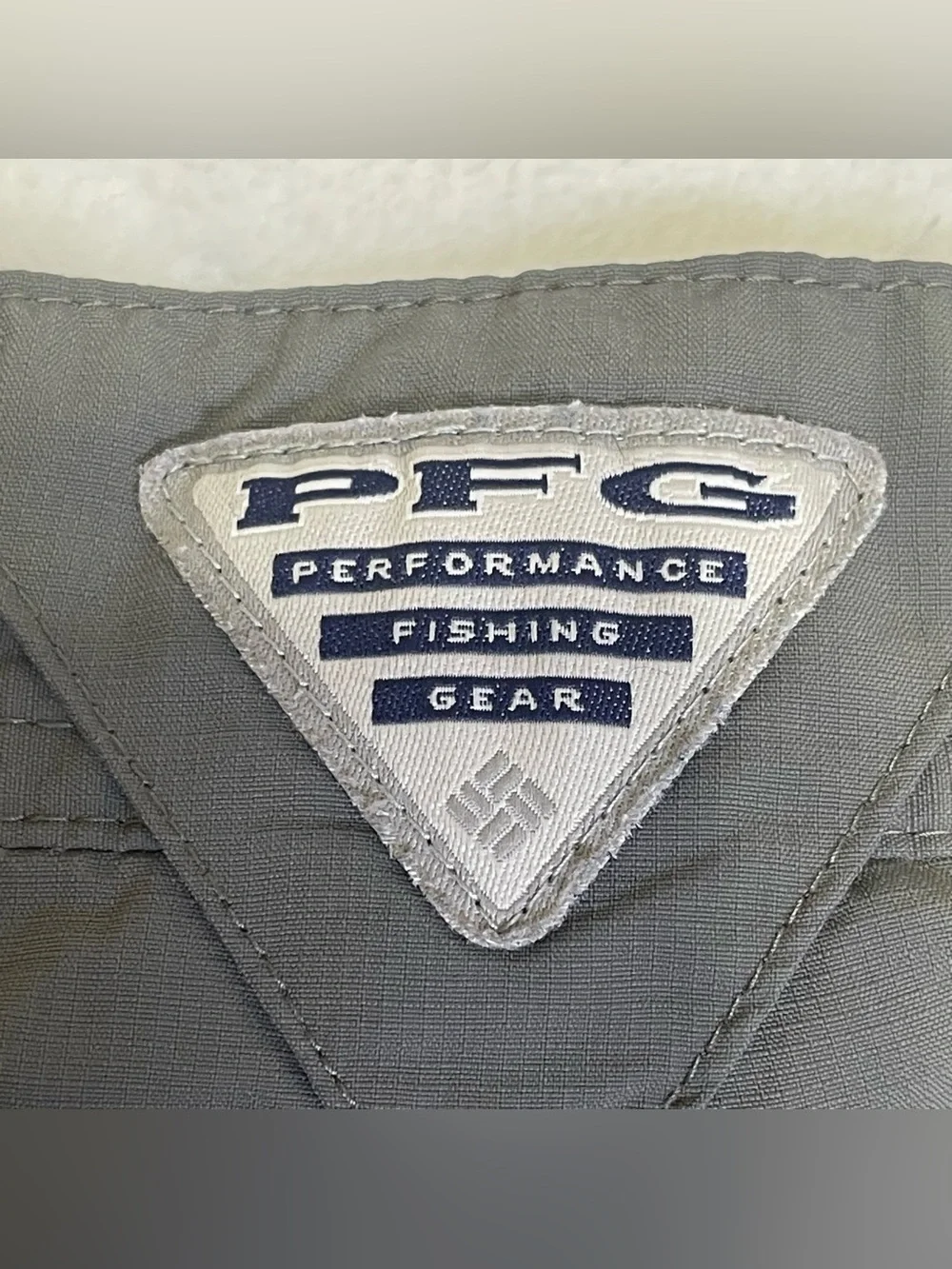 Columbia Sportswear Company Performance Fishing Gear Men's 40 Gray Cargo Shorts